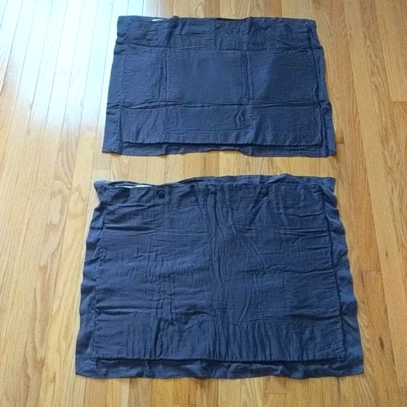 Pottery Barn Standard Washed Velvet Shams in Purple. - Picture 4 of 10